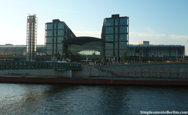Hauptbahnhof (Estação Central de Trens)