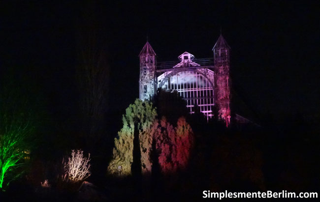 Christmas Garden no Jardim Botânico de Berlim (clique na imagem para ampliar) ChristmasGardenBerlimJardimBotanico_EstufaMenorIluminada
