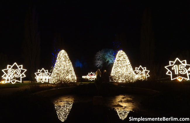 Christmas Garden no Jardim Botânico de Berlim (clique na imagem para ampliar) ChristmasGardenBerlimJardimBotanico_InstalacaoContagemAdvento
