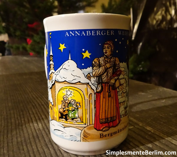 Mercado de Natal em Annaberg-Buchholz MercadoDeNatal_AnnabergBuchholz_CanecaVinhoQuente