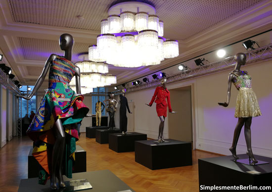 Exposição "Gianni Versace Retrospective" ExposicaoGianniVersaceRetrospectiveBerlim_Geral
