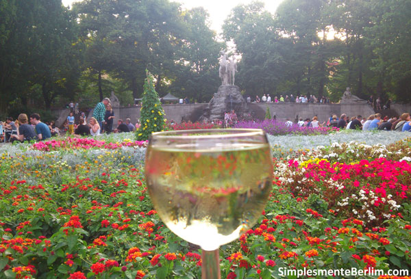 Rheingauer Weinbrunnen – A Festa do vinho na Rüdesheimer Platz