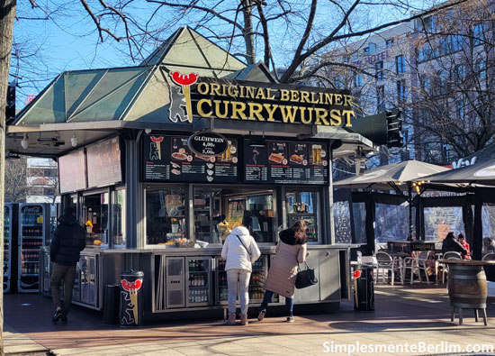 Onde comer a melhor Currywurst em Berlim Onde comer a melhor Currywurst em Berlim